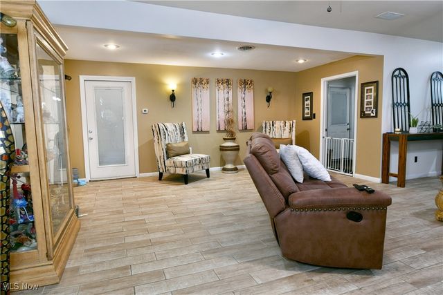 527 Cynthia Drive, Campbell, OH 44405