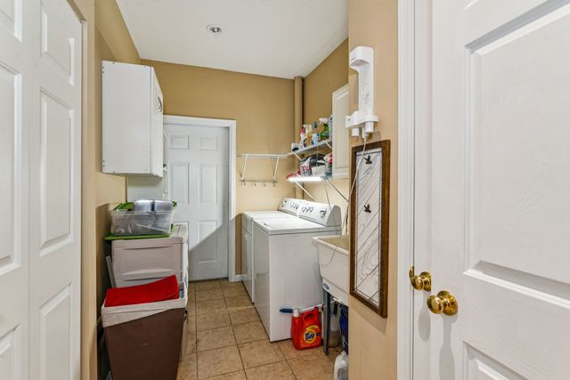 113 Clearwater DRIVE, Ellwood City, PA 16117
