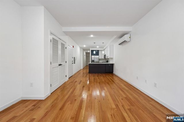 52 James Street 1, Newark, NJ 07102