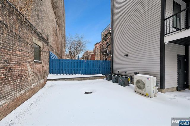 52 James Street 1, Newark, NJ 07102