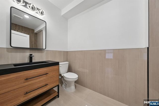 52 James Street 1, Newark, NJ 07102