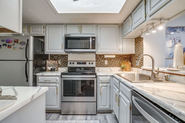 2117 Park Willow Lane D, Arlington, TX 76011