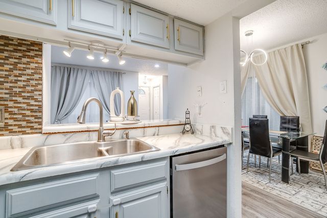 2117 Park Willow Lane D, Arlington, TX 76011