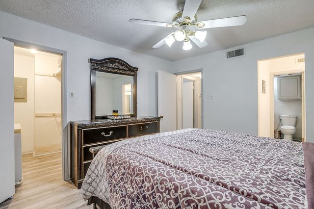 2117 Park Willow Lane D, Arlington, TX 76011