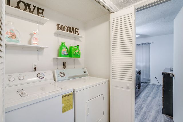 2117 Park Willow Lane D, Arlington, TX 76011