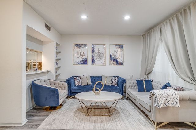 2117 Park Willow Lane D, Arlington, TX 76011