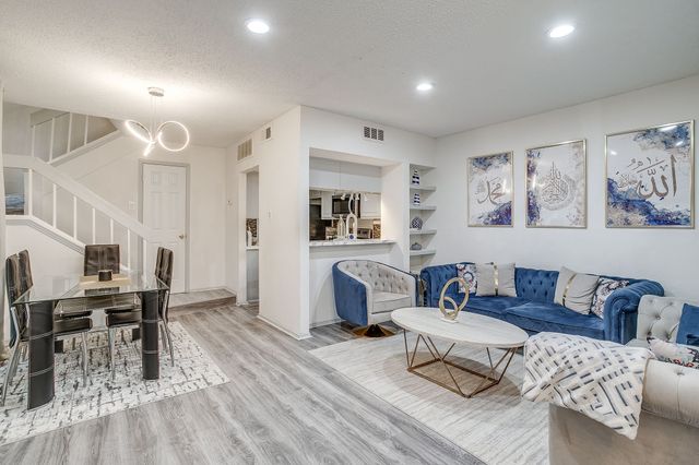 2117 Park Willow Lane D, Arlington, TX 76011