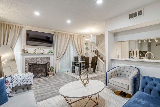 2117 Park Willow Lane D, Arlington, TX 76011