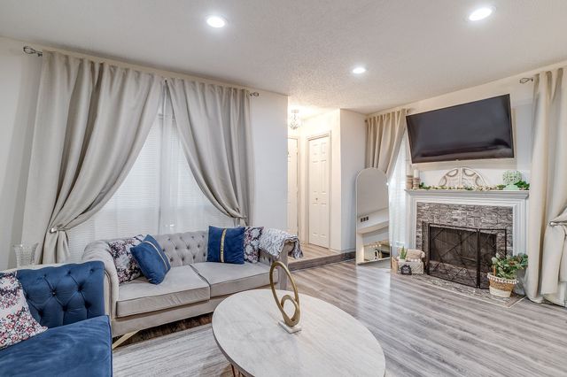 2117 Park Willow Lane D, Arlington, TX 76011