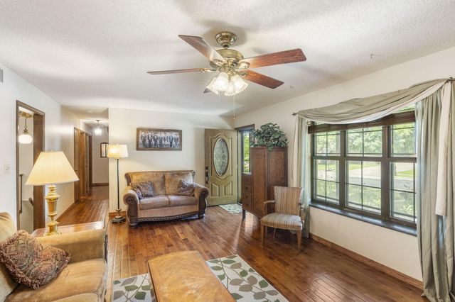 304 OAKRIDGE CT, Columbia, MO 65203