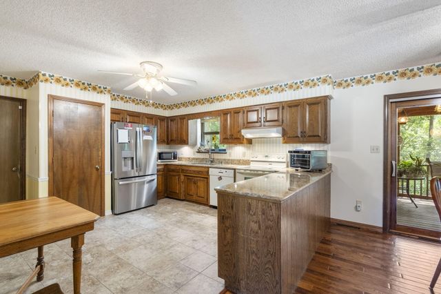 304 OAKRIDGE CT, Columbia, MO 65203