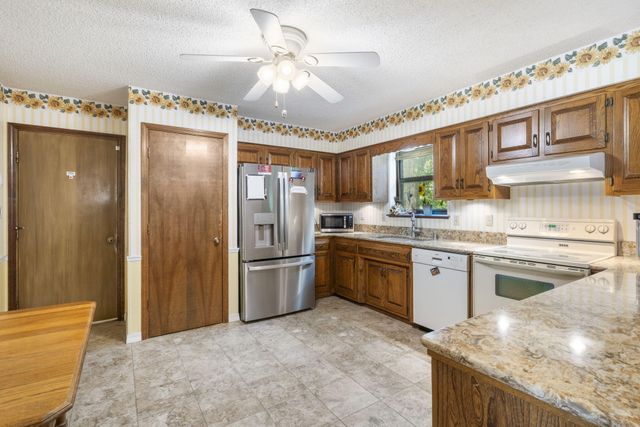 304 OAKRIDGE CT, Columbia, MO 65203