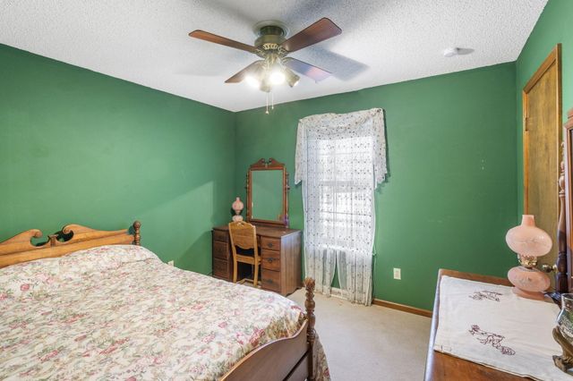 304 OAKRIDGE CT, Columbia, MO 65203