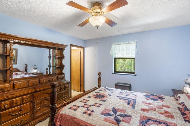 304 OAKRIDGE CT, Columbia, MO 65203