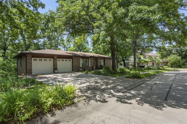 304 OAKRIDGE CT, Columbia, MO 65203