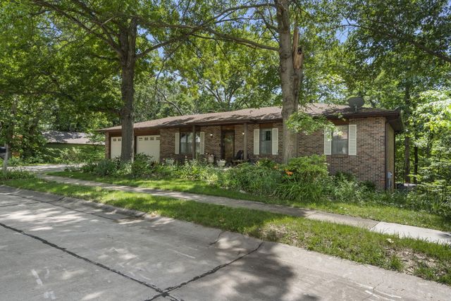 304 OAKRIDGE CT, Columbia, MO 65203