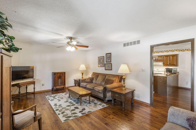 304 OAKRIDGE CT, Columbia, MO 65203