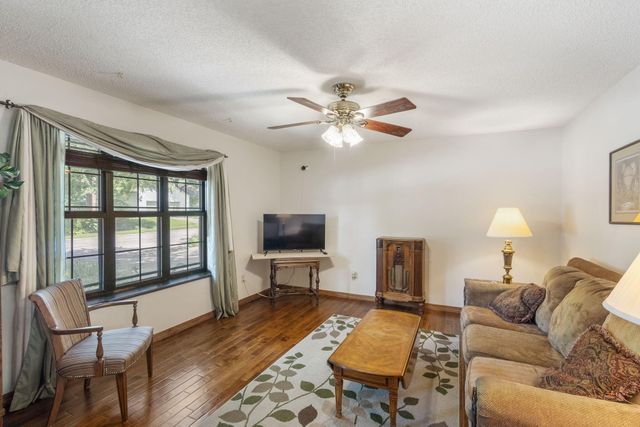 304 OAKRIDGE CT, Columbia, MO 65203
