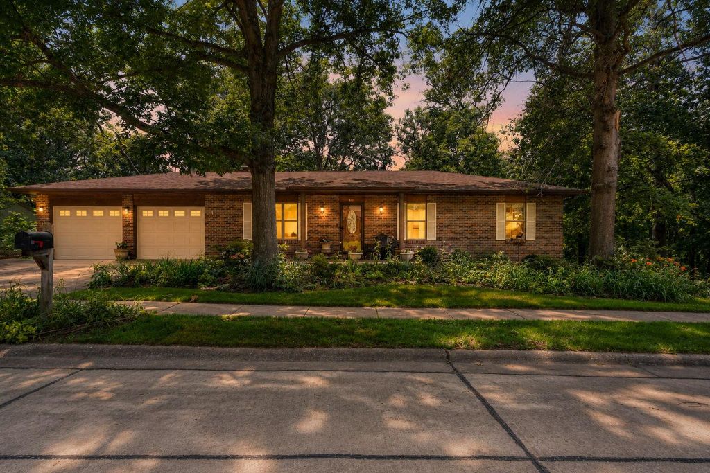 304 OAKRIDGE CT, Columbia, MO 65203