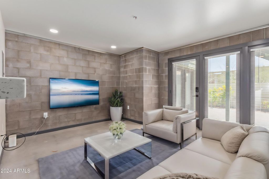 129 N 11th Avenue 1A, Phoenix, AZ 85007