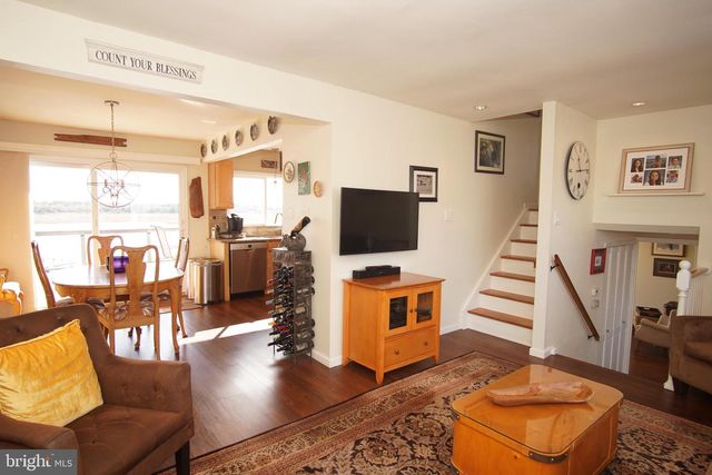 35 W WALKILL RD, Mystic Islands, NJ 08087