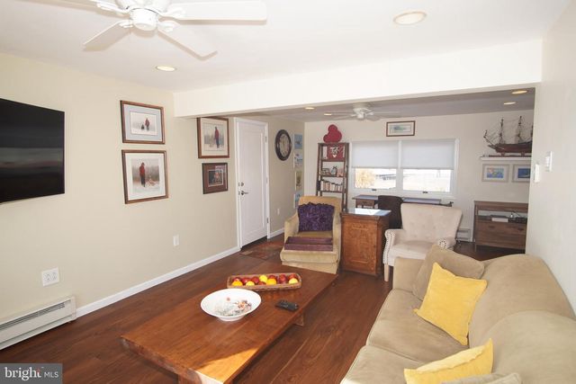 35 W WALKILL RD, Mystic Islands, NJ 08087