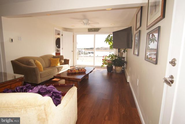 35 W WALKILL RD, Mystic Islands, NJ 08087