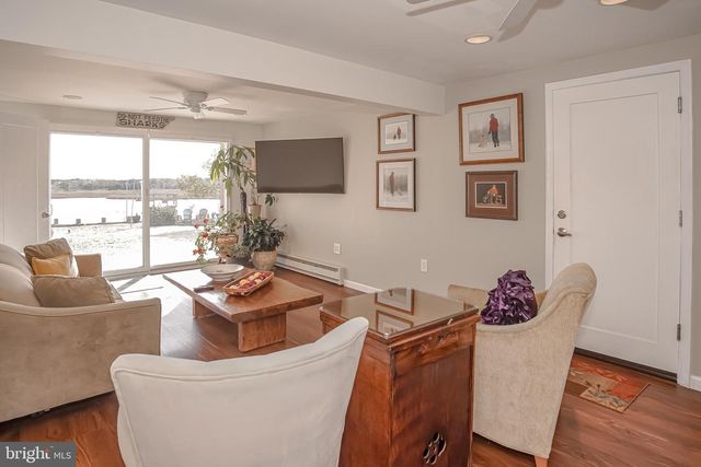 35 W WALKILL RD, Mystic Islands, NJ 08087