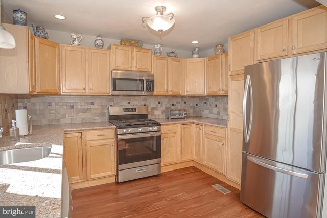 35 W WALKILL RD, Mystic Islands, NJ 08087