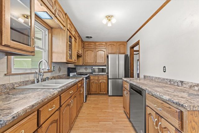 N84W19255 Menomonee AVENUE, Menomonee Falls, WI 53051