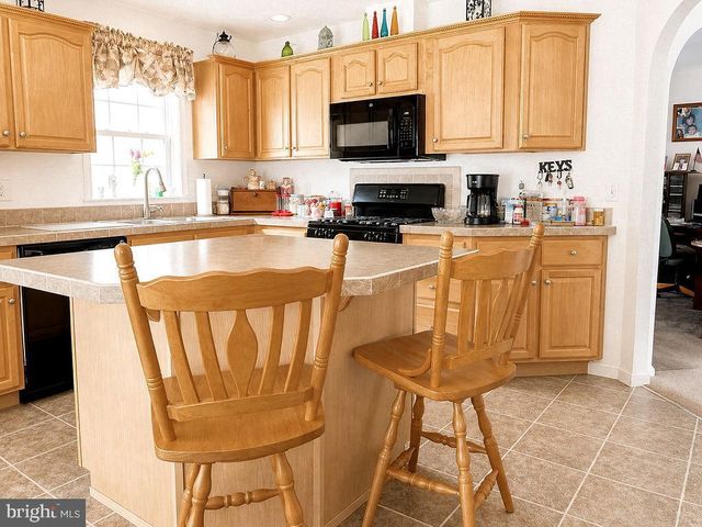 30 BETSY ROSS CT, Millville, NJ 08332
