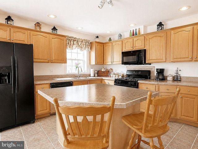 30 BETSY ROSS CT, Millville, NJ 08332