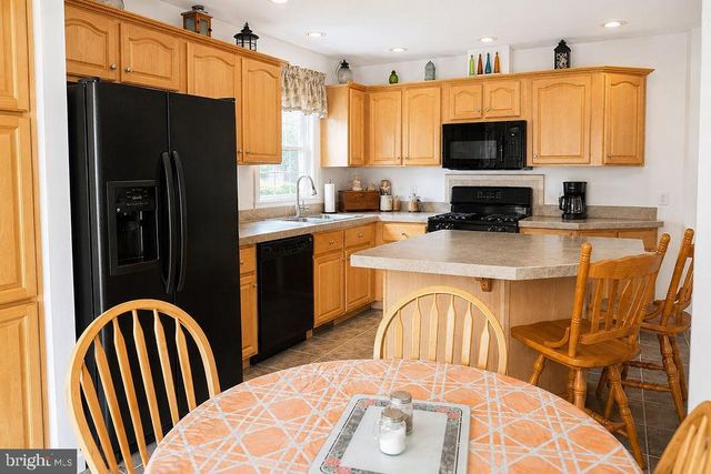 30 BETSY ROSS CT, Millville, NJ 08332