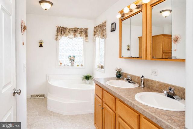 30 BETSY ROSS CT, Millville, NJ 08332
