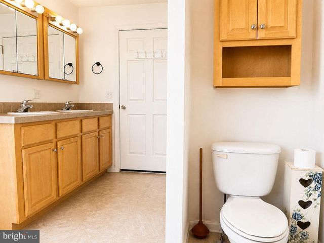 30 BETSY ROSS CT, Millville, NJ 08332