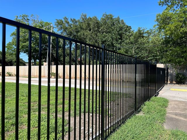 8030 Sands Point Drive D, Houston, TX 77036