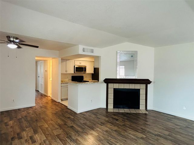 8030 Sands Point Drive D, Houston, TX 77036