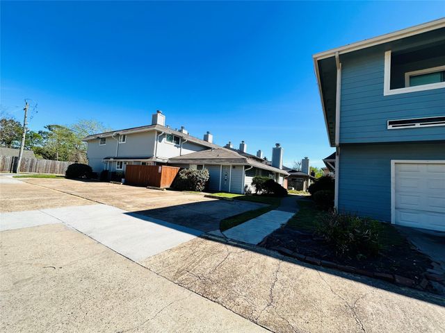 8030 Sands Point Drive D, Houston, TX 77036