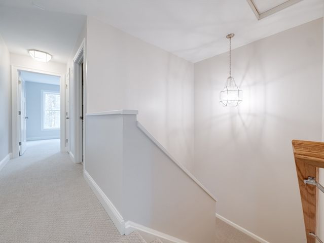 5 Barracks Rd 5, Hudson, MA 01749