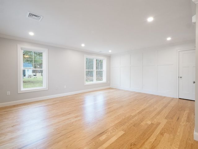 5 Barracks Rd 5, Hudson, MA 01749