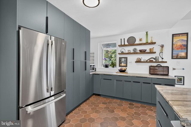 1402 DRAKE RD, Wilmington, DE 19803