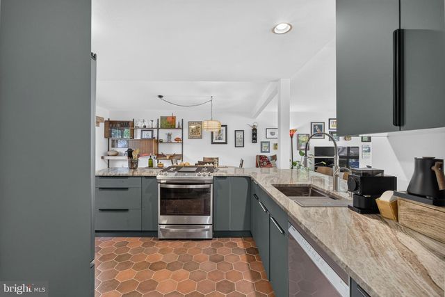 1402 DRAKE RD, Wilmington, DE 19803
