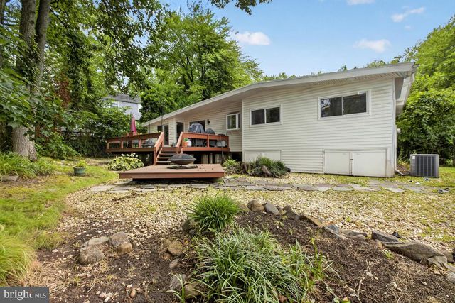 1402 DRAKE RD, Wilmington, DE 19803