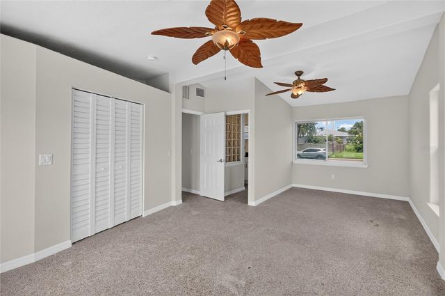 120 81ST AVENUE NE, St Petersburg, FL 33702