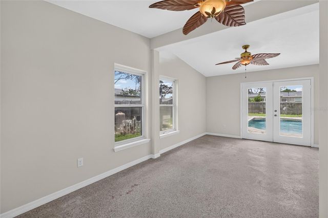 120 81ST AVENUE NE, St Petersburg, FL 33702