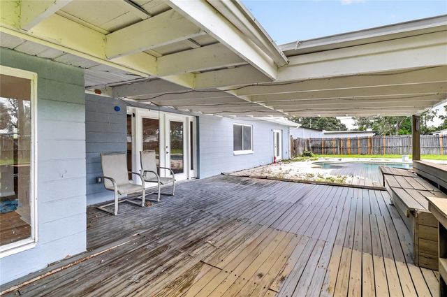 120 81ST AVENUE NE, St Petersburg, FL 33702
