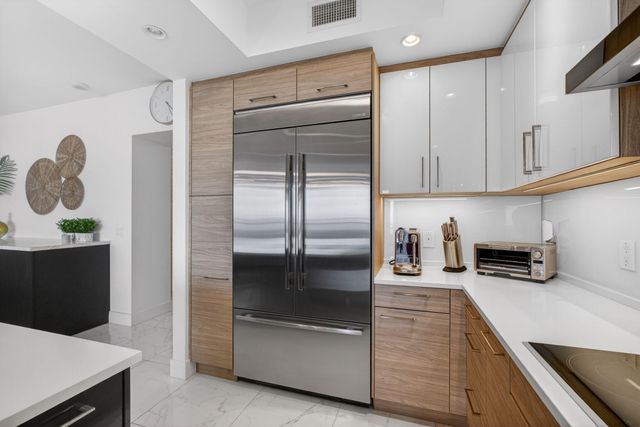 2 Water Club Way 501, North Palm Beach, FL 33408