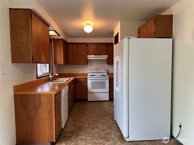 240 NE Chinook Drive, Belfair, WA 98528