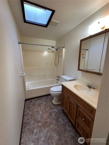 240 NE Chinook Drive, Belfair, WA 98528