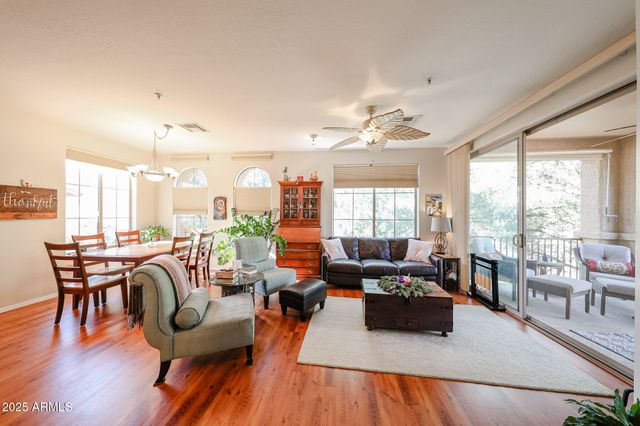 10655 N 9TH Street 203, Phoenix, AZ 85020